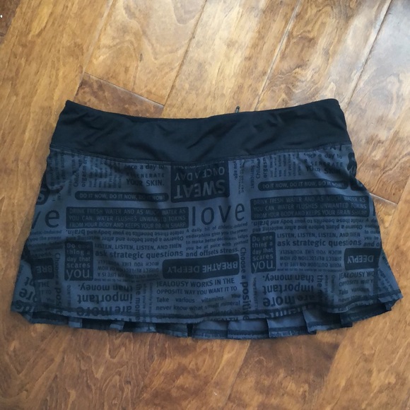 RARE lululemon Pace Setter Skirt manifesto 10 - Picture 3 of 8